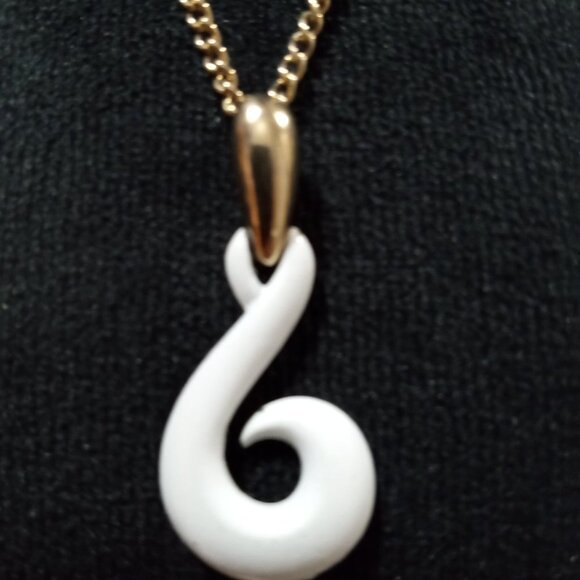 Women Modern Fashion Big Pendant Gold Tone Long Teardrop Necklace w/ Round Clasp - Picture 5 of 10